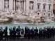 Участники саммита G20 у фонтана Треви в Риме. Фото: AFP